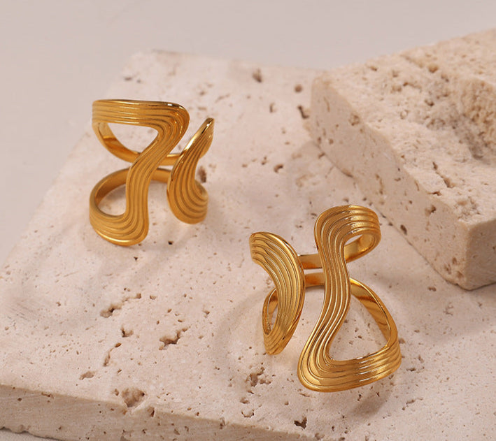 18K gold plating Twisted Curve Ring – Elegant & Adjustable