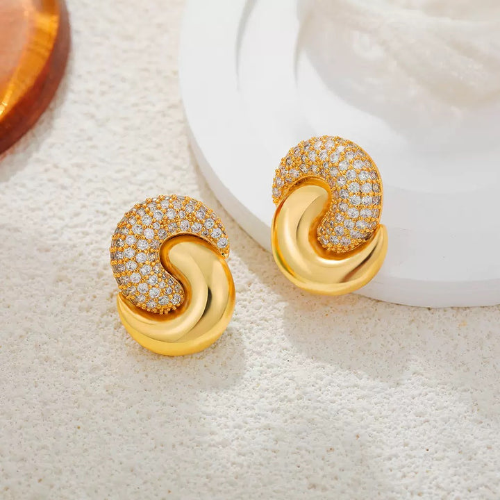 Vintage Metallic Earrings – Timeless Elegance