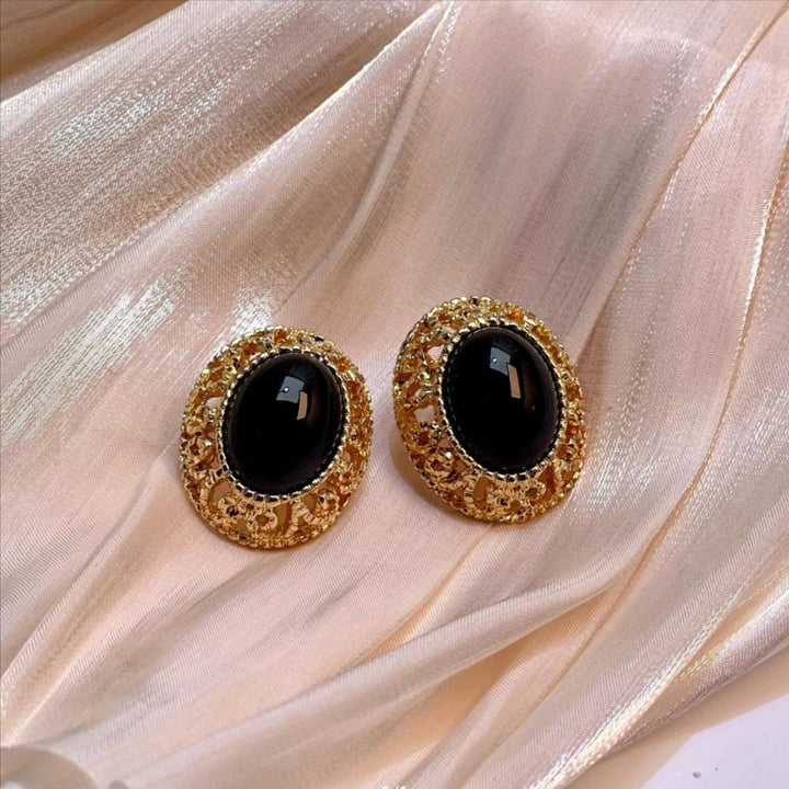 Golden Filigree Black Oval Stud Earring