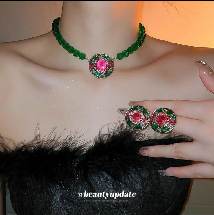 Verdant Vogue Necklace