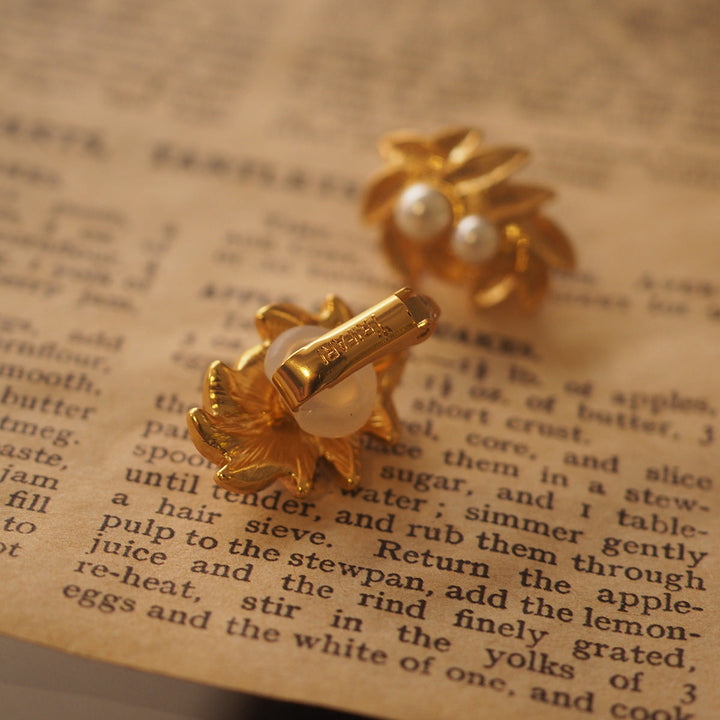 Vintage Gold Leaf Cluster Pearl Clip-On Earrings