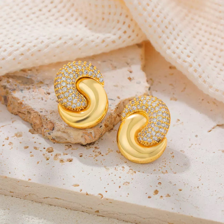 Vintage Metallic Earrings – Timeless Elegance