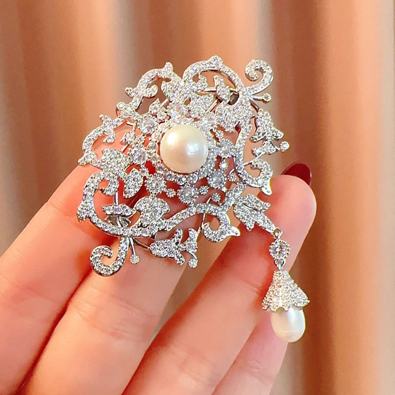Vintage Royal Style Zircon Brooch
