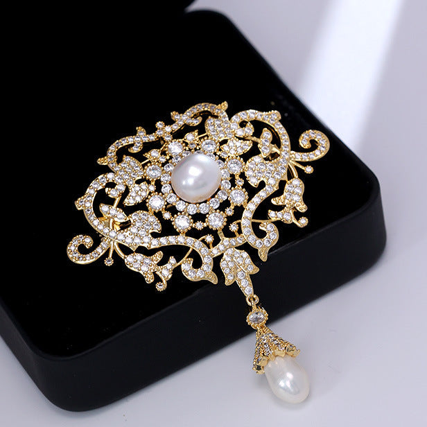 Vintage Royal Style Zircon Brooch
