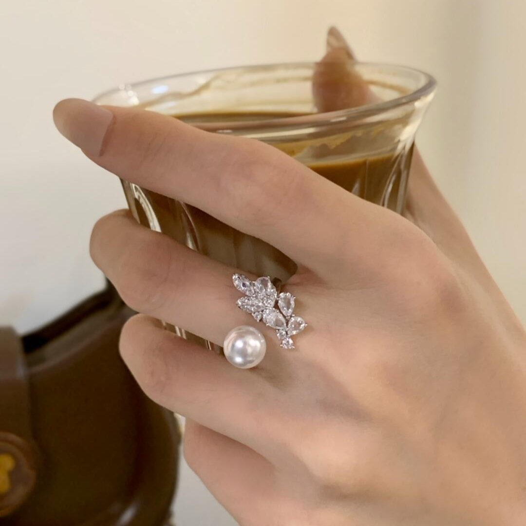 White Sparrow Feather Full-Pave Pearl Ring