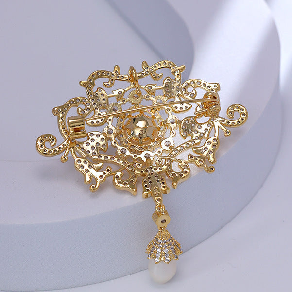 Vintage Royal Style Zircon Brooch