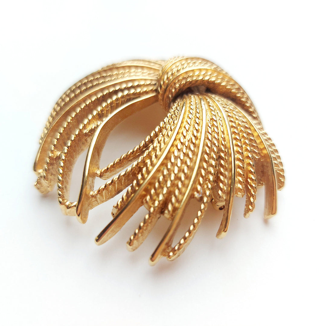 Vintage 1960s Monet Rope Flower Gold Plated Brooch Pin