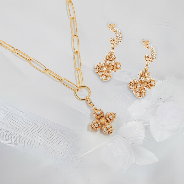 Golden Cluster Pendant Necklace