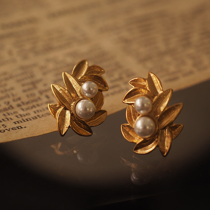 Vintage Gold Leaf Cluster Pearl Clip-On Earrings