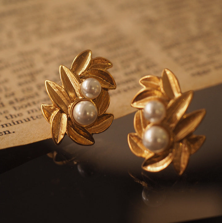 Vintage Gold Leaf Cluster Pearl Clip-On Earrings