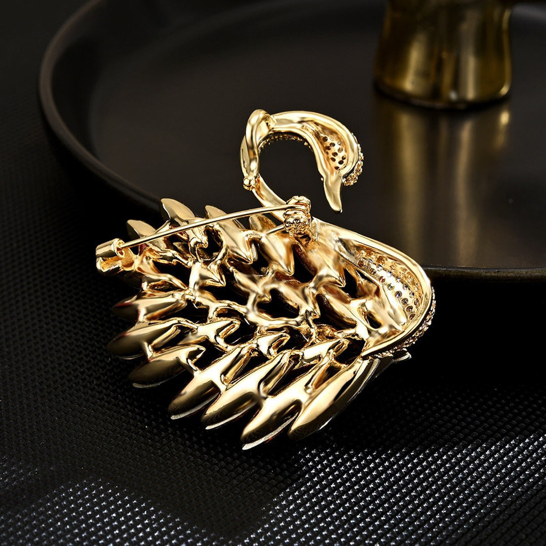 Elegant Swan Rhinestone Brooch – Luxury Crystal Feather Pin for Women